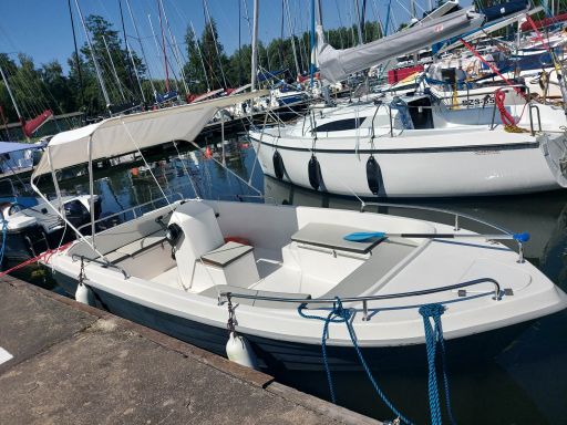 Motorówki bez patentu 